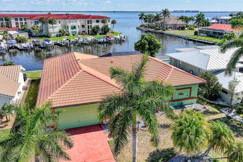 Casa en Punta Gorda, Florida 3 dormitorios, 206.8 m2 № 2133729