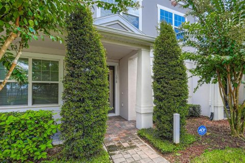 Adosado en venta en Winter Garden, Florida, 4 dormitorios, 189.24 m2 № 1844945 - foto 2