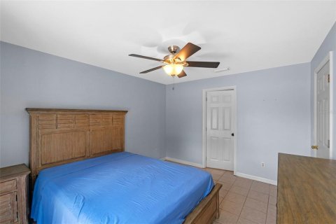 House in Clermont, Florida 4 bedrooms, 154.59 sq.m. № 1759708 - photo 16