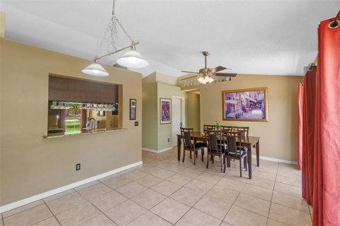 House in Clermont, Florida 4 bedrooms, 154.59 sq.m. № 1759708 - photo 10