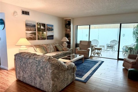 Condominio en alquiler en Bradenton, Florida, 3 dormitorios, 136.94 m2 № 1898674 - foto 2