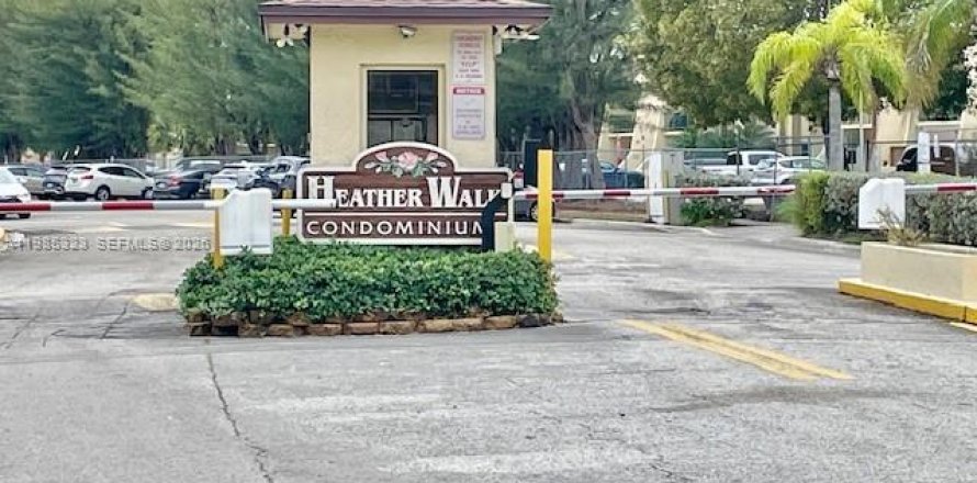 Condominio en Miami, Florida, 2 dormitorios  № 2048175