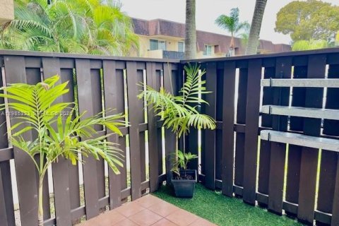 Condominio en alquiler en Miami, Florida, 2 dormitorios, 90.67 m2 № 2048175 - foto 22