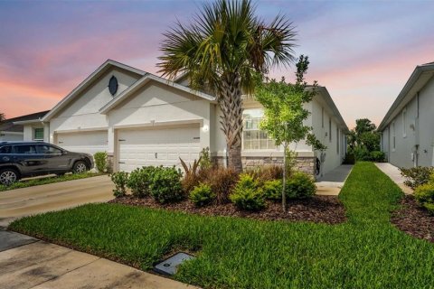 House in Plant City, Florida 3 bedrooms, 145.39 sq.m. № 2272916