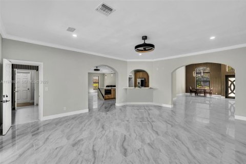 Villa ou maison à vendre à Davie, Floride: 4 chambres, 330.73 m2 № 2042248 - photo 13