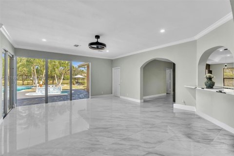 Villa ou maison à vendre à Davie, Floride: 4 chambres, 330.73 m2 № 2042248 - photo 19
