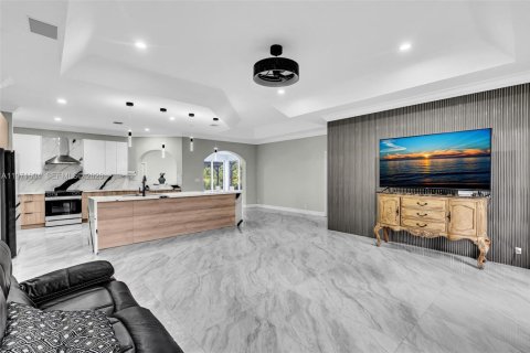 Villa ou maison à vendre à Davie, Floride: 4 chambres, 330.73 m2 № 2042248 - photo 10