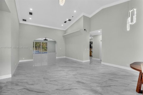 Villa ou maison à vendre à Davie, Floride: 4 chambres, 330.73 m2 № 2042248 - photo 16