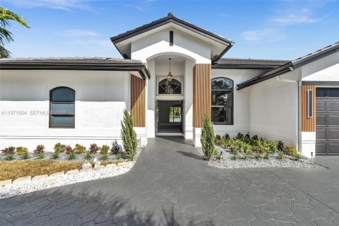 Villa ou maison à vendre à Davie, Floride: 4 chambres, 330.73 m2 № 2042248 - photo 4