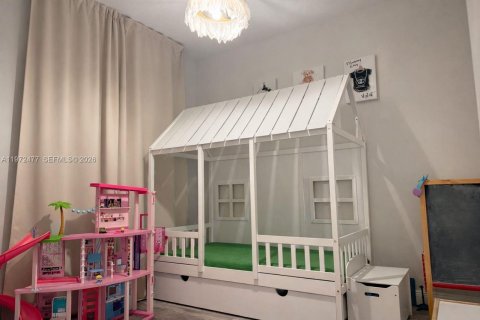 Villa ou maison à louer à Miami, Floride: 3 chambres, 197.32 m2 № 2153977 - photo 6