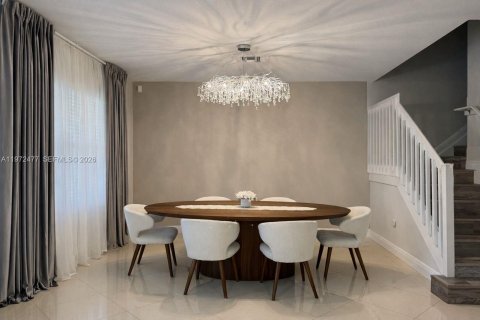 Villa ou maison à louer à Miami, Floride: 3 chambres, 197.32 m2 № 2153977 - photo 4