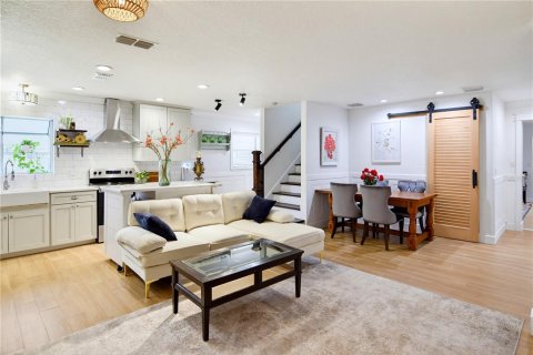 House in Winter Park, Florida 4 bedrooms, 270.9 sq.m. № 2415352 - photo 11