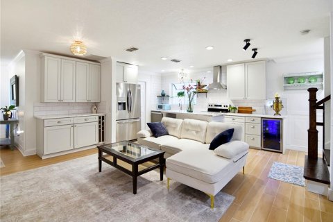 House in Winter Park, Florida 4 bedrooms, 270.9 sq.m. № 2415352 - photo 14