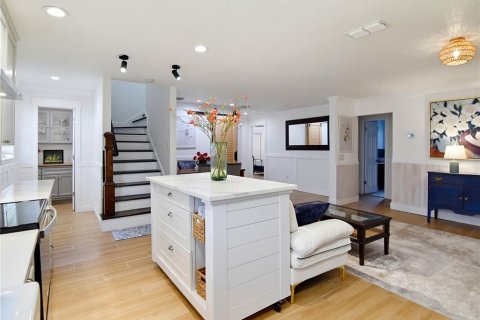 House in Winter Park, Florida 4 bedrooms, 270.9 sq.m. № 2415352 - photo 5