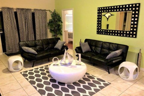 House in Davenport, Florida 5 bedrooms, 156.08 sq.m. № 1791705 - photo 9