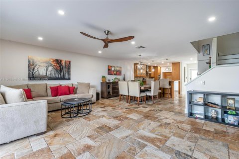 Adosado en venta en North Miami Beach, Florida, 3 dormitorios, 149.57 m2 № 1968409 - foto 7