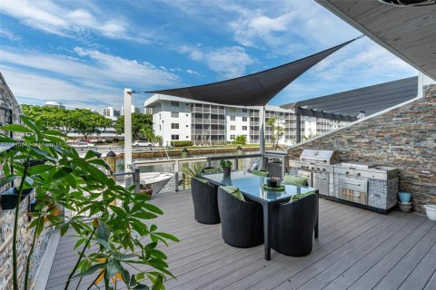 Adosado en venta en North Miami Beach, Florida, 3 dormitorios, 149.57 m2 № 1968409 - foto 16