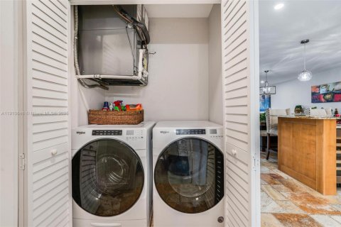 Adosado en venta en North Miami Beach, Florida, 3 dormitorios, 149.57 m2 № 1968409 - foto 28