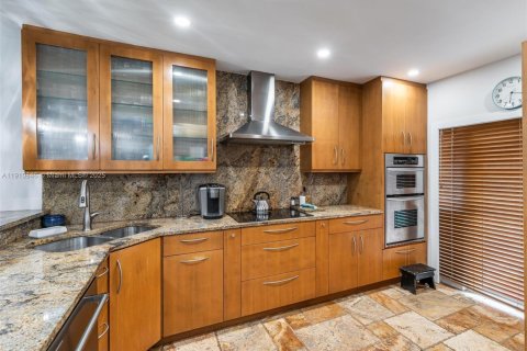 Adosado en venta en North Miami Beach, Florida, 3 dormitorios, 149.57 m2 № 1968409 - foto 9