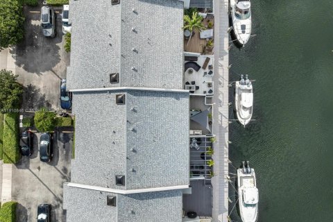 Adosado en venta en North Miami Beach, Florida, 3 dormitorios, 149.57 m2 № 1968409 - foto 2