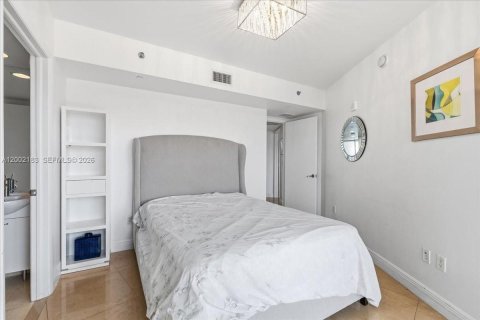 Купить кондоминиум в Санни-Айлс-Бич, Флорида 2 спальни, 175.21м2, № 2066148 - фото 16