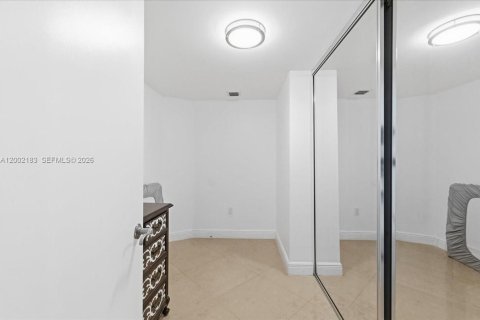 Купить кондоминиум в Санни-Айлс-Бич, Флорида 2 спальни, 175.21м2, № 2066148 - фото 21