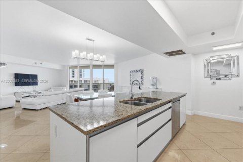 Купить кондоминиум в Санни-Айлс-Бич, Флорида 2 спальни, 175.21м2, № 2066148 - фото 12