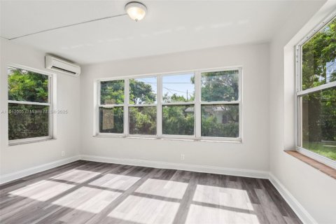 House in Miami Gardens, Florida 3 bedrooms, 127.93 sq.m. № 1844023 - photo 19