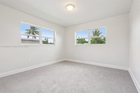 House in Miami Gardens, Florida 3 bedrooms, 127.93 sq.m. № 1844023 - photo 26