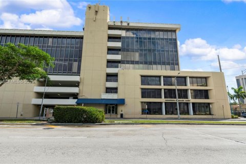 Immobilier commercial à Coral Gables, Floride № 2082747