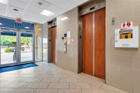 Immobilier commercial à vendre à Coral Gables, Floride № 2082747 - photo 5