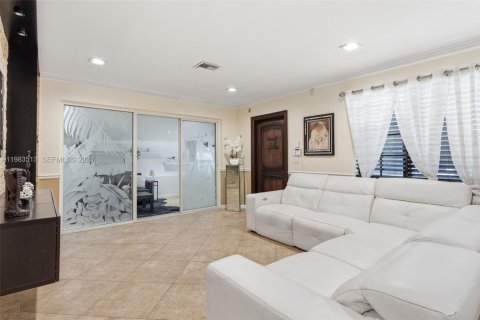 Купить виллу или дом в Майами, Флорида 3 спальни, 147.16м2, № 2048771 - фото 9