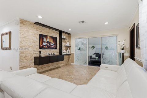 Купить виллу или дом в Майами, Флорида 3 спальни, 147.16м2, № 2048771 - фото 8