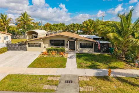 Дом в Майами, Флорида 3 спальни, 147.16м2 № 2048771