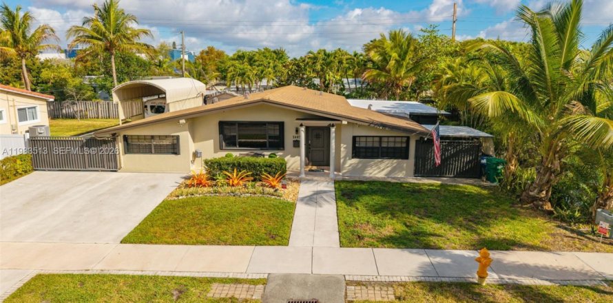 Дом в Майами, Флорида 3 спальни, 147.16м2 № 2048771