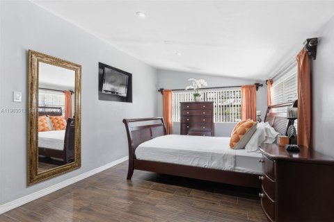 Купить виллу или дом в Майами, Флорида 3 спальни, 147.16м2, № 2048771 - фото 30