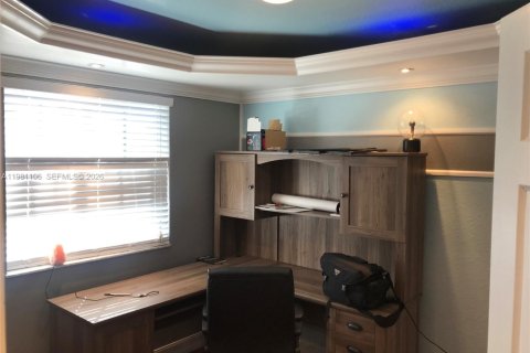 House in North Lauderdale, Florida 3 bedrooms, 152.36 sq.m. № 2044235 - photo 10