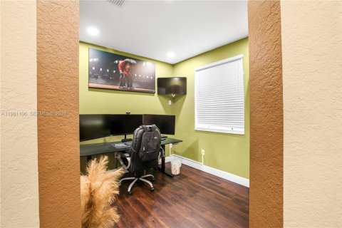 House in North Lauderdale, Florida 3 bedrooms, 152.36 sq.m. № 2044235 - photo 7