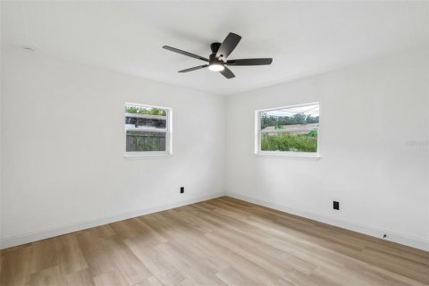 Casa en venta en Orlando, Florida, 4 dormitorios, 184.41 m2 № 2395746 - foto 12