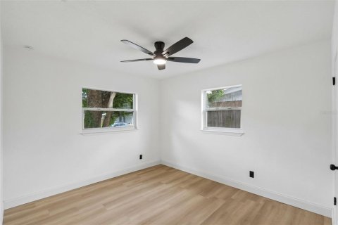 Casa en venta en Orlando, Florida, 4 dormitorios, 184.41 m2 № 2395746 - foto 15