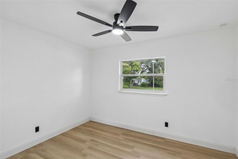 Casa en venta en Orlando, Florida, 4 dormitorios, 184.41 m2 № 2395746 - foto 14