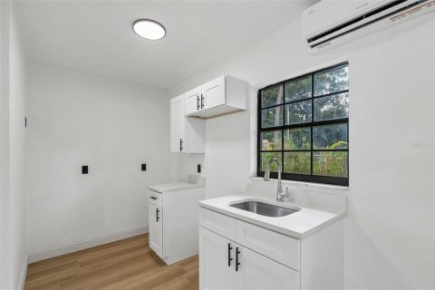 Casa en venta en Orlando, Florida, 4 dormitorios, 184.41 m2 № 2395746 - foto 21