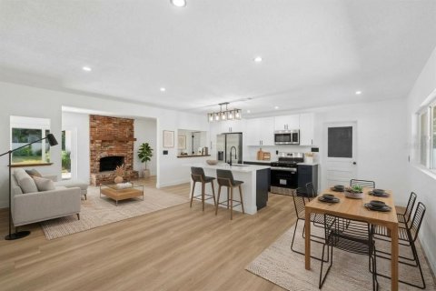Casa en venta en Orlando, Florida, 4 dormitorios, 184.41 m2 № 2395746 - foto 3