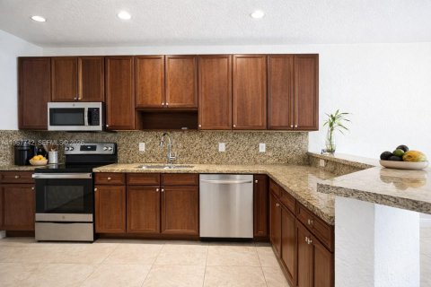 Adosado en venta en Cooper City, Florida, 4 dormitorios, 201.78 m2 № 2029287 - foto 2