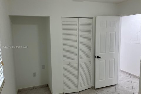 House in Homestead, Florida 3 bedrooms, 141.68 sq.m. № 2010418 - photo 8