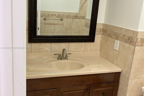 House in Homestead, Florida 3 bedrooms, 141.68 sq.m. № 2010418 - photo 17