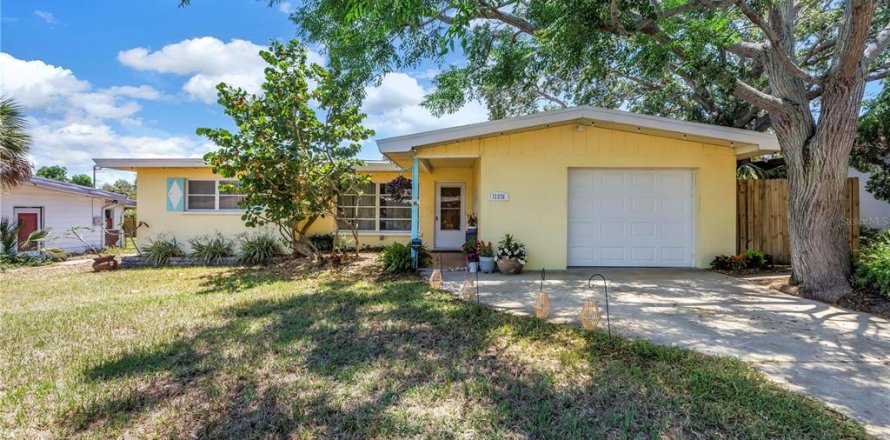 House in Largo, Florida 2 bedrooms, 87.89 sq.m. № 1690714