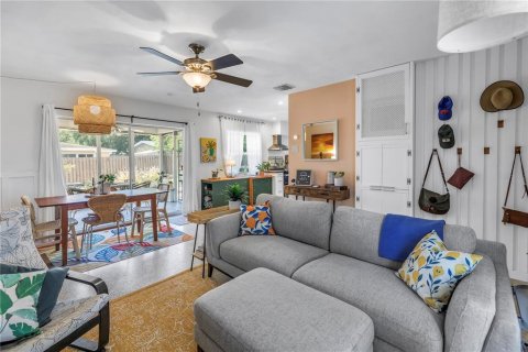 House in Largo, Florida 2 bedrooms, 87.89 sq.m. № 1690714 - photo 9