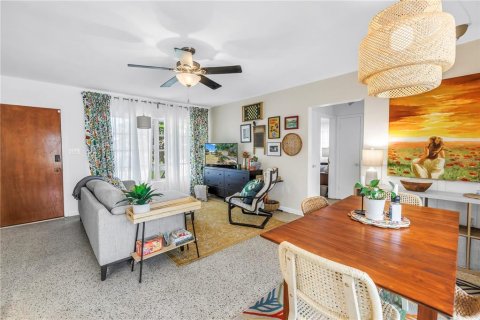 House in Largo, Florida 2 bedrooms, 87.89 sq.m. № 1690714 - photo 4