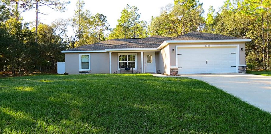 Villa ou maison à Citrus Springs, Floride 3 chambres, 145.86 m2 № 2427217